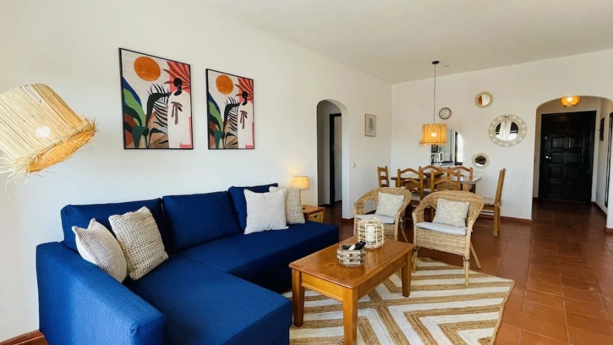 2 Bedrooms Apartment with balcony and beachfront