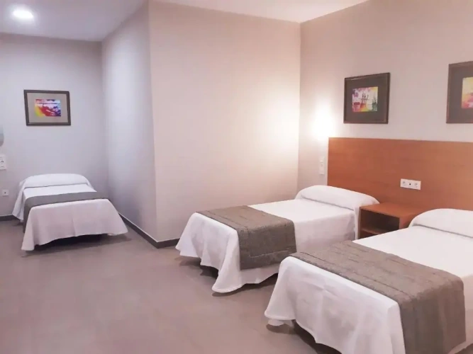 Standard Triple room