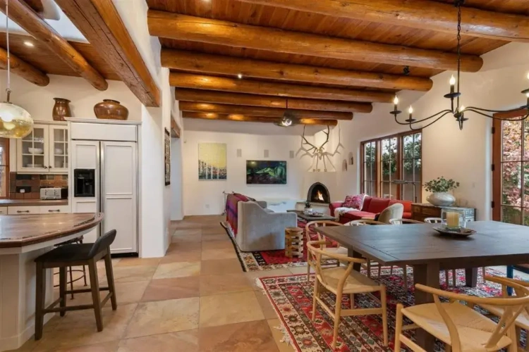5 Bedrooms Cottage