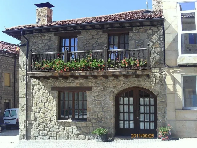 3 Bedrooms Cottage