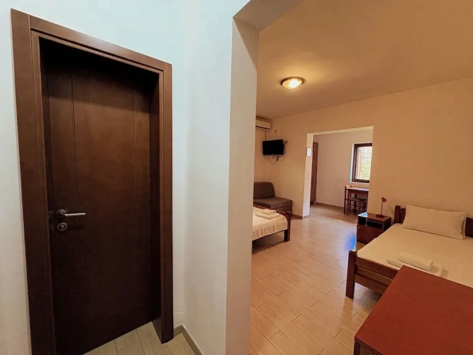 Standard Quadruple room with city view