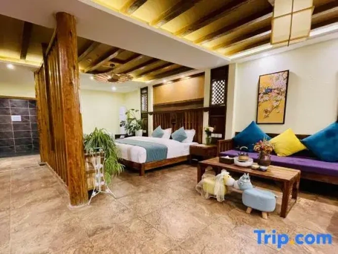 Double Suite with courtyard view