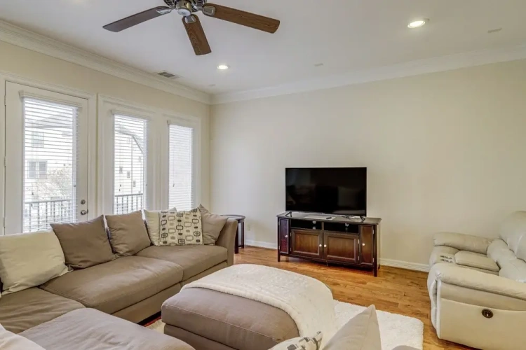 2 Bedrooms Cottage