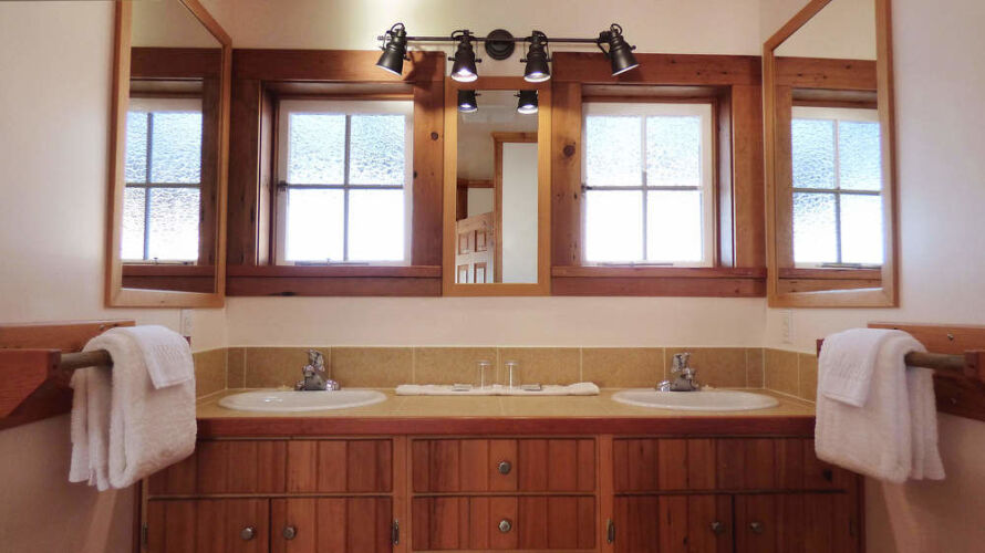 Seine Boat InnOver view