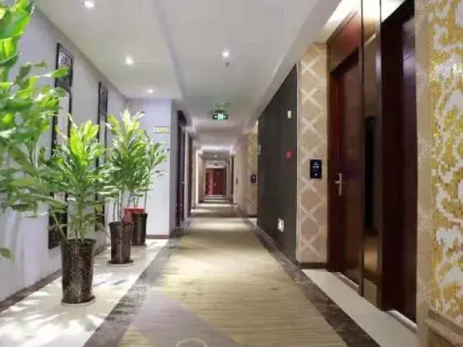 The westside Lancaster Hotel