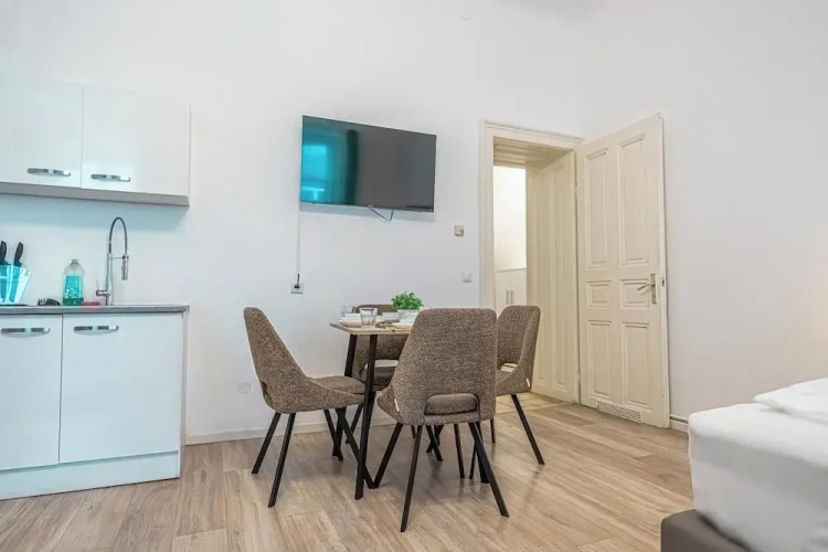Comfortable 1BR Apartment Long Stays