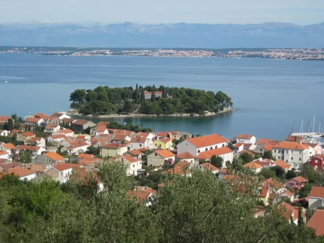 2 Bedrooms Apartment with sea view