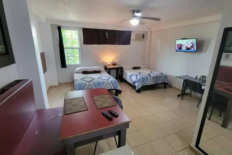 DepaB privado, centrico,Wifi 80 mb ,aire acondicionado ,cocina, cochera techada,