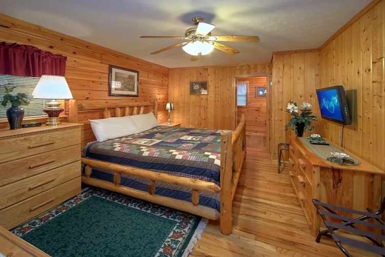 Sweet Mountain Laurel 403 - Four Bedroom Cabin