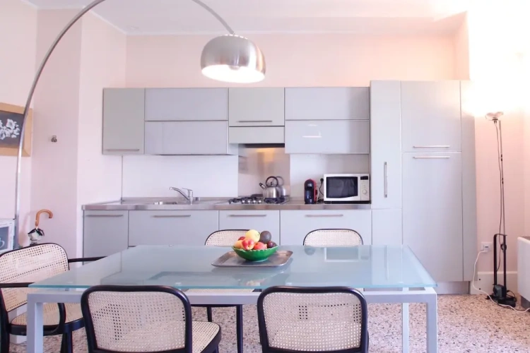 1 Bedroom Apartment with canal view