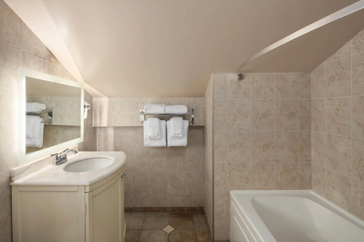 Ramada by Wyndham Campbell River photo 9