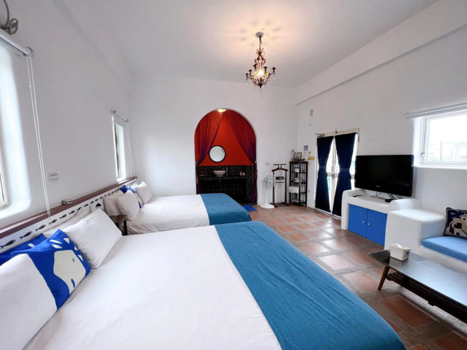 Greek frontier villa
