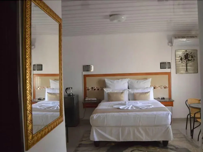 Crown Guest Lodge
