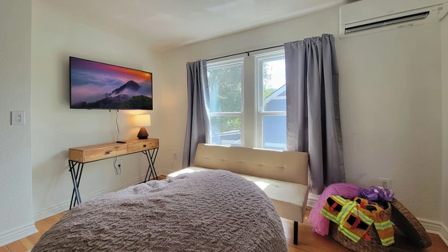 5 Bedrooms Family Cottage