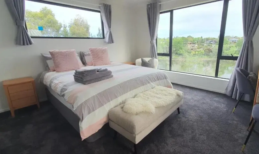 4 Bedrooms Cottage