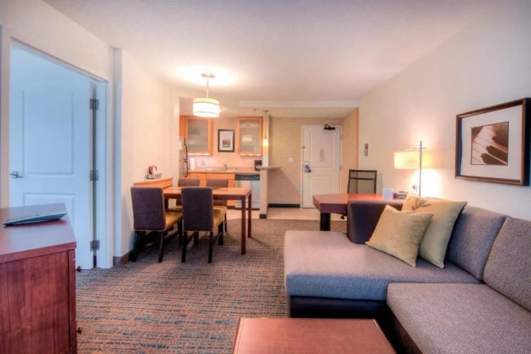 1 Bedroom Suite