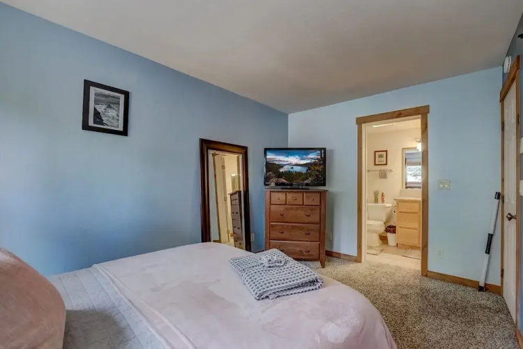 Enjoy Tahoe Lakeview Bliss Pet Friendly!