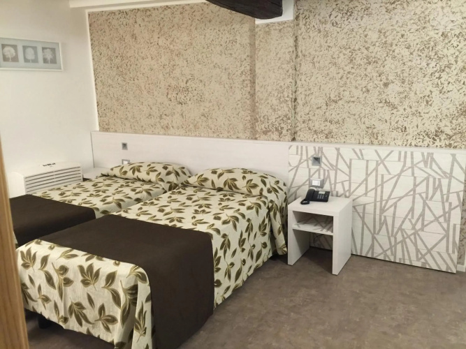 Hotel Holiday