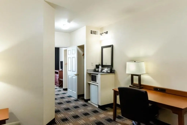 1 Bedroom Quadruple Suite