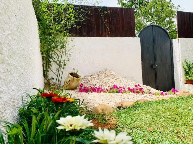 2 Bedrooms Villa