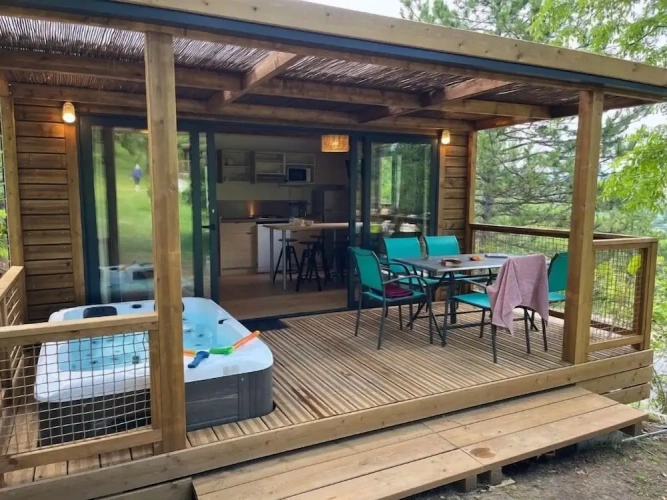 Superior Cottage