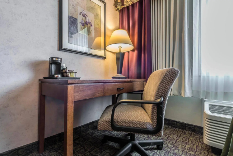 The Hamburg Hotel