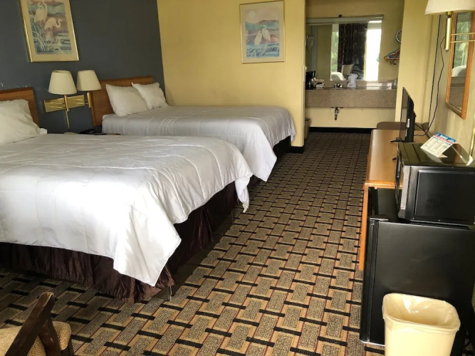 Budget Host Inn
