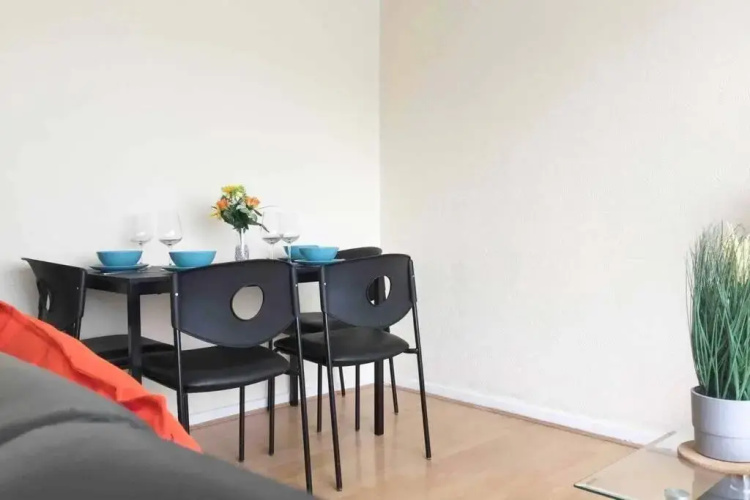 Modern 1 Bed Apartment - Leafy Chorlton Suburbs