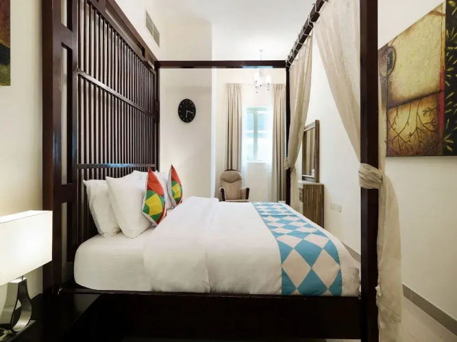 Marina Suites by OYO Rooms