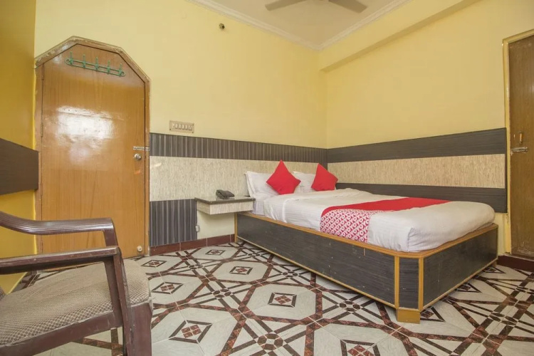 OYO 27610 Hotel Landmark