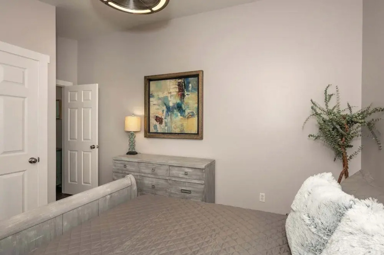 Heart of Mainstrasse Apt 2