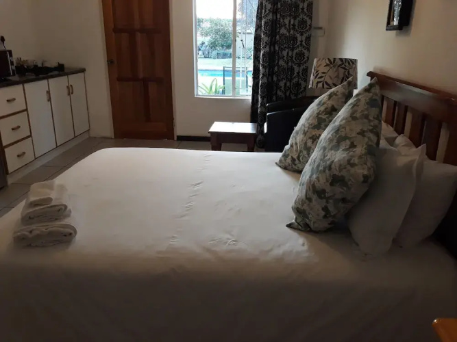 8 Ibis Lane Guest House