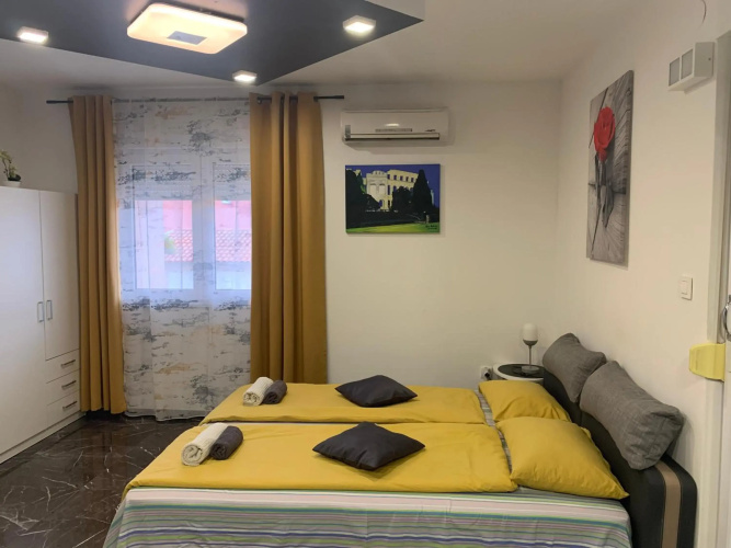 Studio apartman DAMA blizina amfiteatra i privatan parking