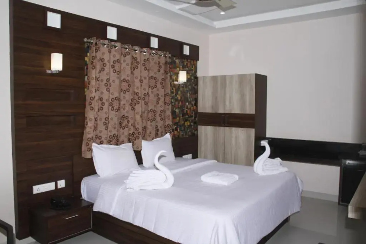 Jeyam Residency