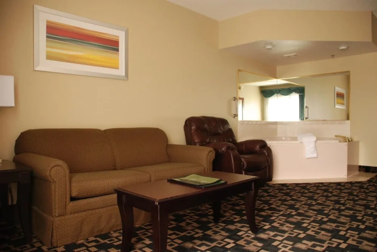 1 Bedroom Deluxe Suite