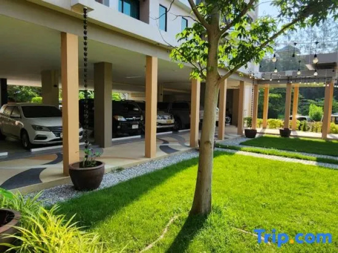 The Cotton Tree Hometel