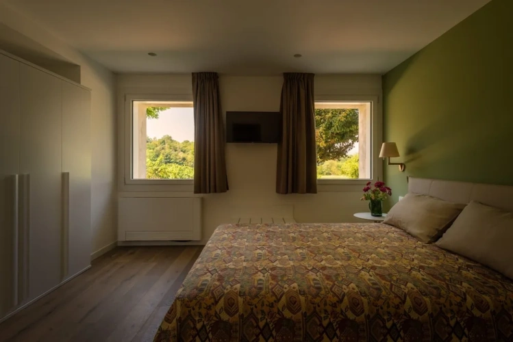 Standard Family room with garden view