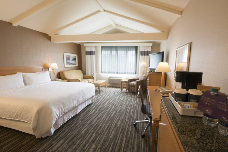Best Western Premier Plainview-Long Island Hotel
