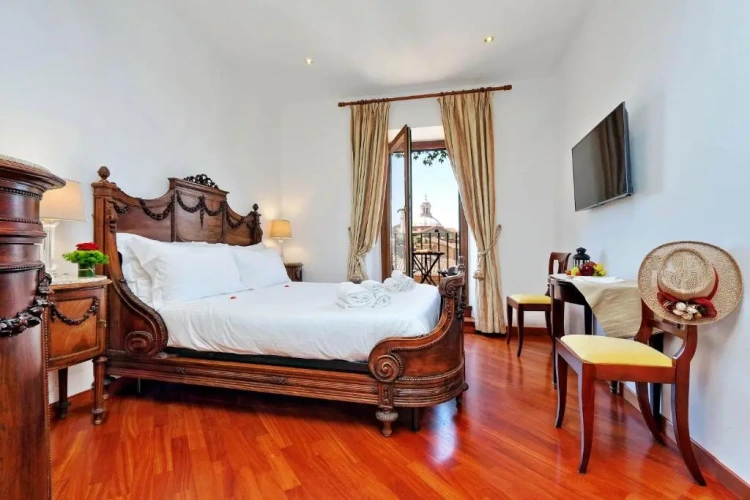 Deluxe Double room with balcony and with city view