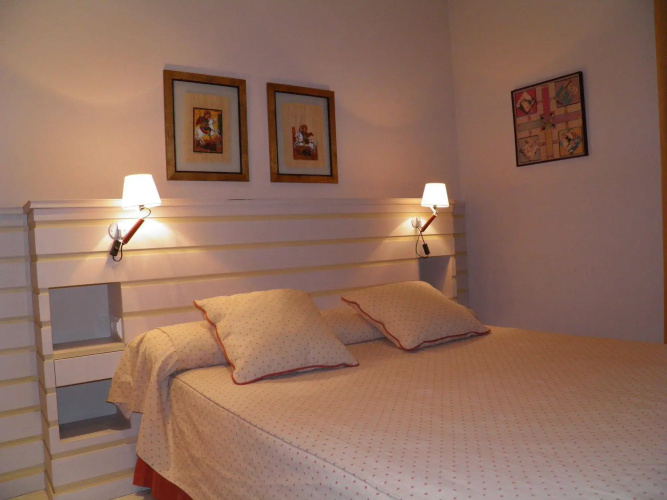 Apartaments Sant Jordi Comtal 33