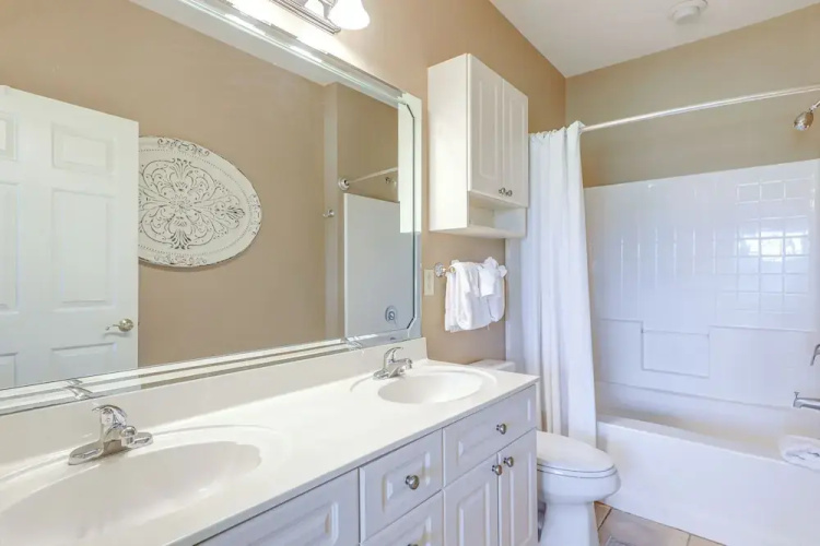 Golf Course View, Pool Access: Myrtle Beach Condo!