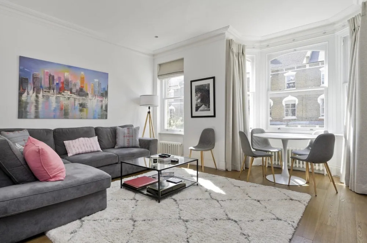 4-bed Flat With Amazing Balcony Views