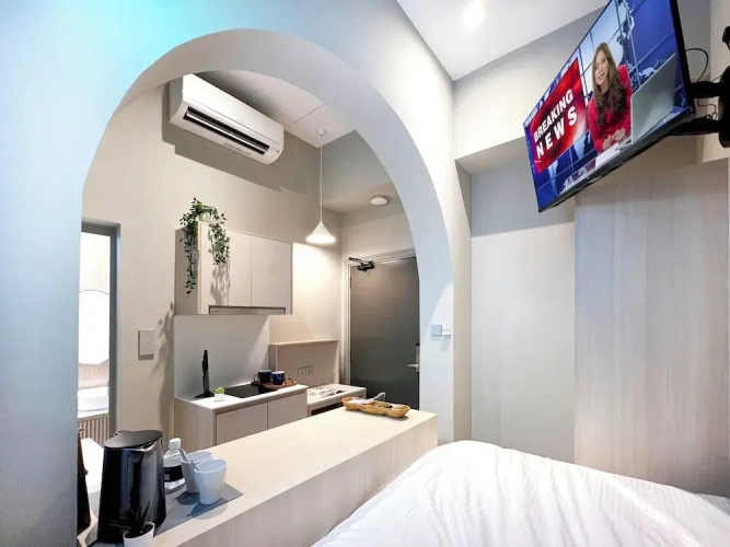 Standard Single Studio