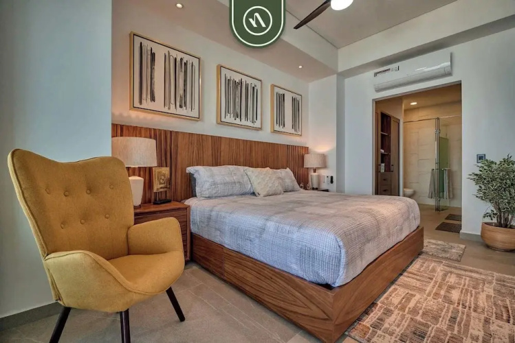 Oceanview 2 BR Condo - Luxury - Rooftop Pool