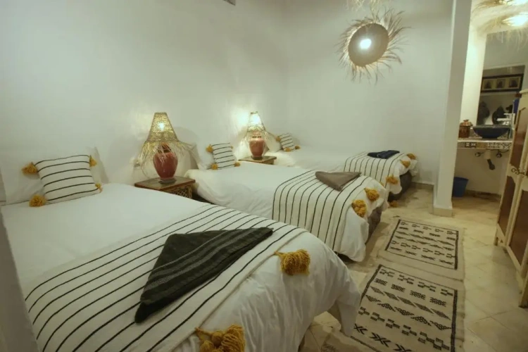 Standard Triple room
