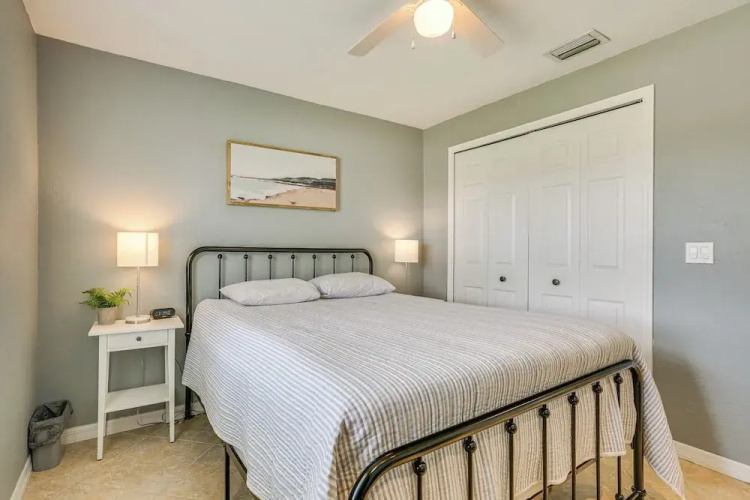 Private Pool & Spacious Yard: Cape Coral Getaway