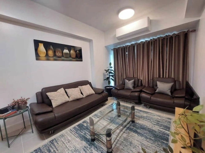 3 Bedrooms Standard Family room with city view