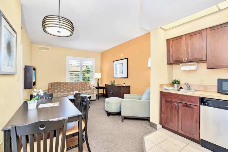 Suite Near Universal Studios With Pool & Hot Tub