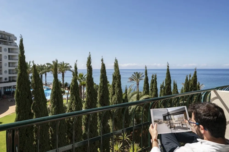 3 Bedrooms Apartment with balcony and with ocean view