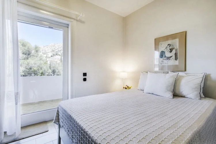 4 Bedrooms Villa with balcony